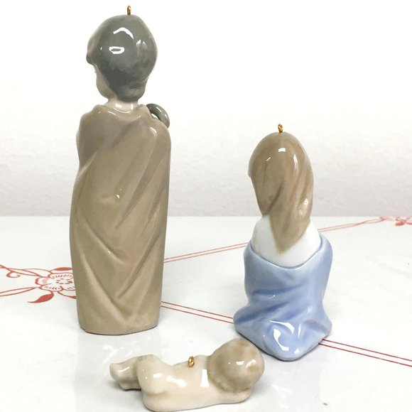 Lladro Mini "Holy Family" Nativity/Ornament Set - Retired - In Box - Picture 3 of 6